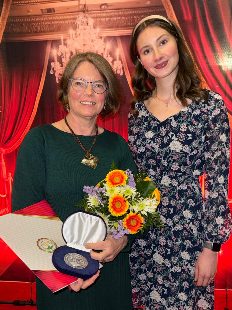 … und die Ehrenmedaille geht an Christiane Böhme